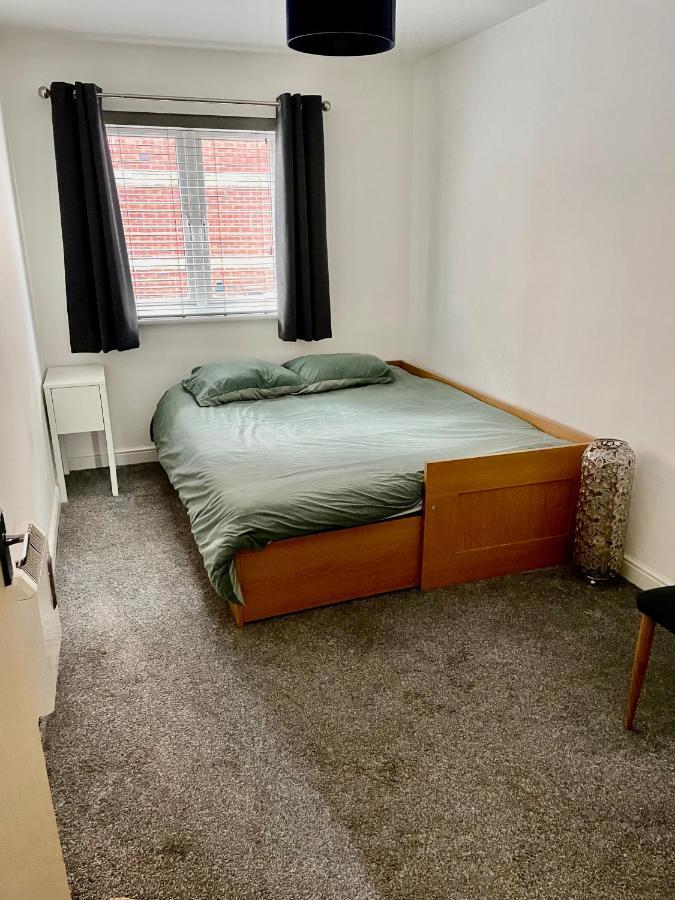 Large 2 Bedroom Apartment, 4 Beds One 1 En-Suite, Free Parking Nr Chelt Elmore And Quays Gloucester Buitenkant foto
